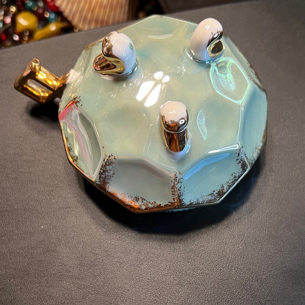 Elegant Gold and Silver Geometric Jewelry Holder - Picture 5 of 7